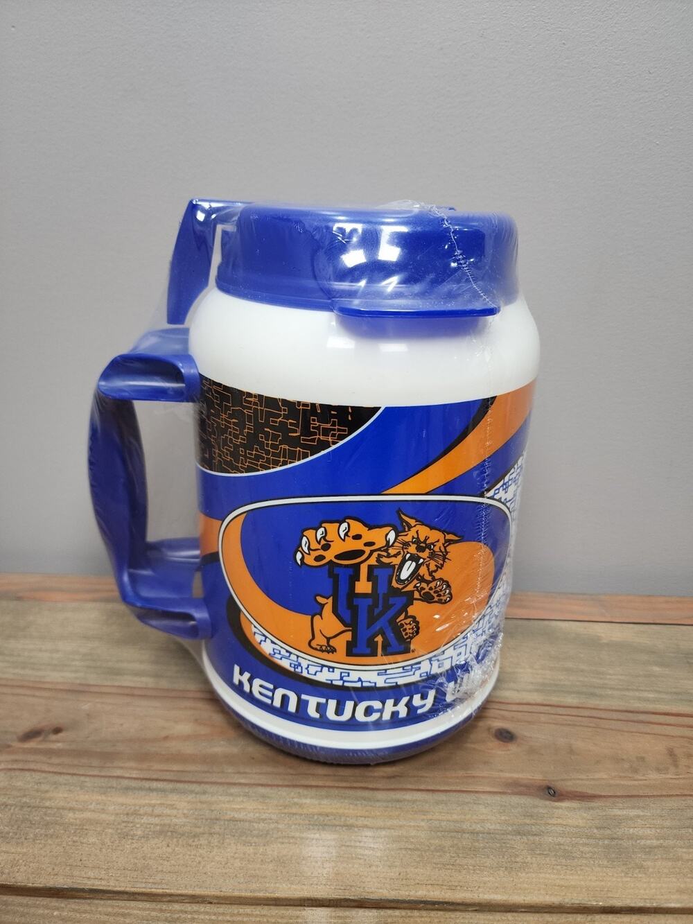 Kentucky Wildcats UK Whirley Vintage 64 oz. Travel Mug Cup Official USA